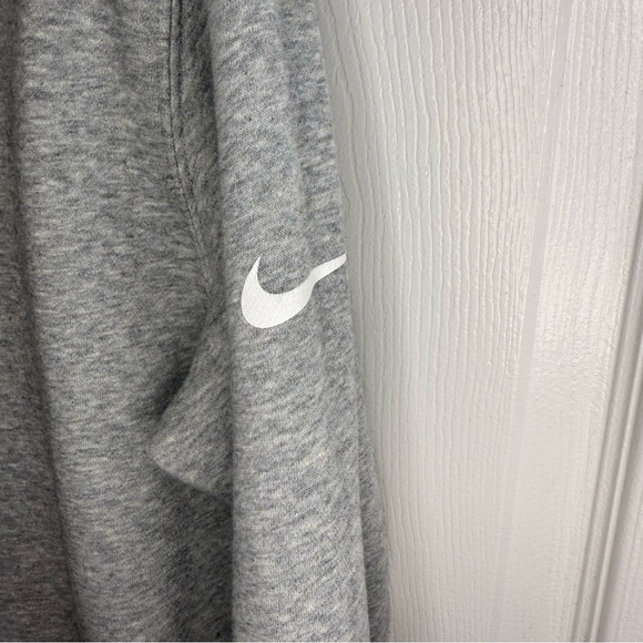 Nike Men's Gray Hoodie with Philadelphia Eagle Graphic NFL Size Large GUC - Picture 3 of 6